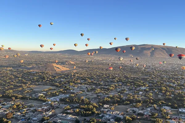 Paisajes increíbles en vuelos en globo en Teotihuacán Paisajes increíbles en vuelos en globo en Teotihuacán