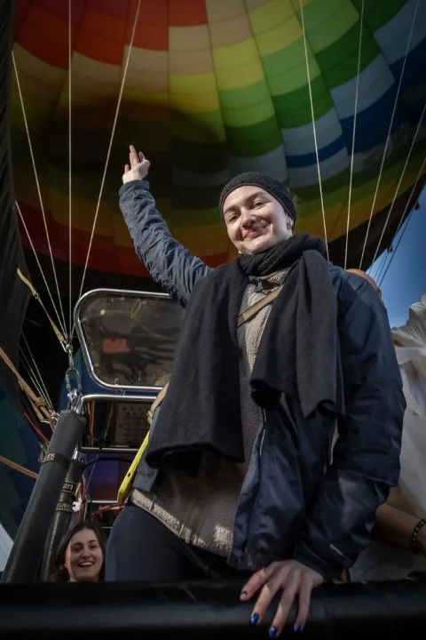 Comparte inolvidables vuelos en globo Teotihuacán mientras observas majestuosas pirámides desde enormes alturas. Comparte inolvidables vuelos en globo Teotihuacán mientras observas majestuosas pirámides desde enormes alturas.